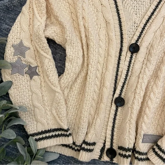 Taylor Swift CARDIGAN Cream Cable HEAVY Knit with Star Accents Oversized Fit - Picture 4 of 16